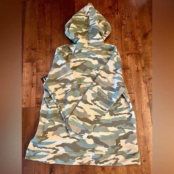 Men’s Camo Hoodie - Picture 4 of 4
